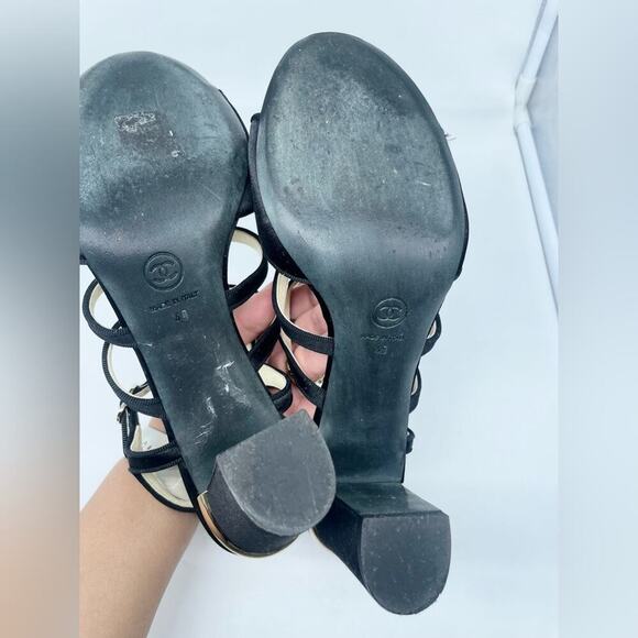 CHANEL Black leather/ Satin caged pearl embellished bow block heel sandals EU40 - Picture 10 of 14